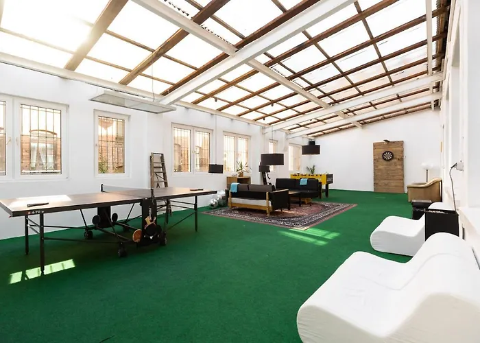 Altbau-Studio 230m² mit Wintergarten bis 10 Pers.