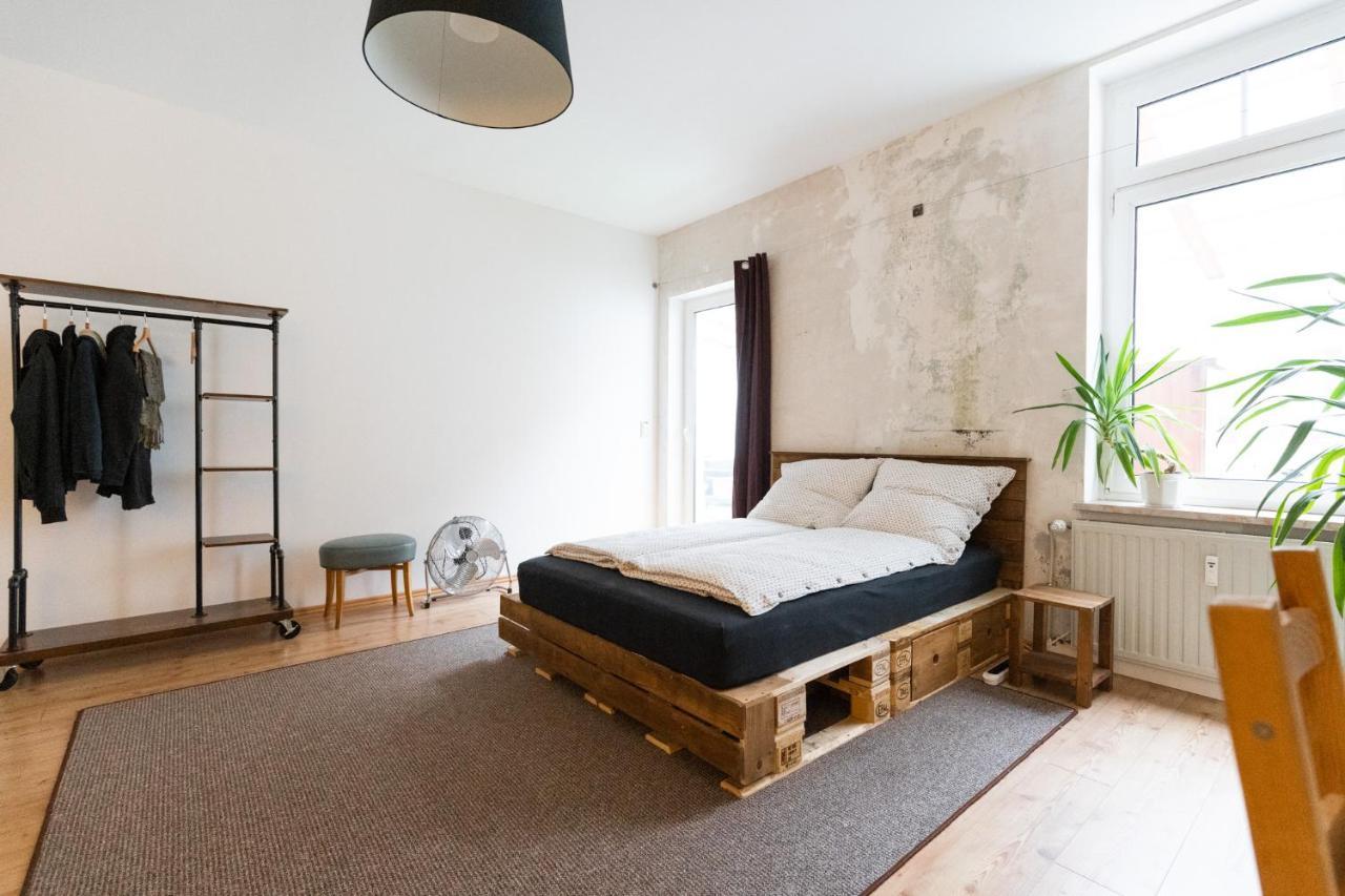 Apartment Altbau-studio 230m² Mit Wintergarten Bis 10 Pers. *